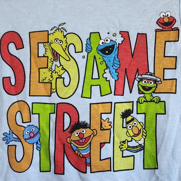 Sesame Street/Okie Dokie - Unisex Graphic Bodysuit /Onesie Size 18 Months - Picture 3 of 5